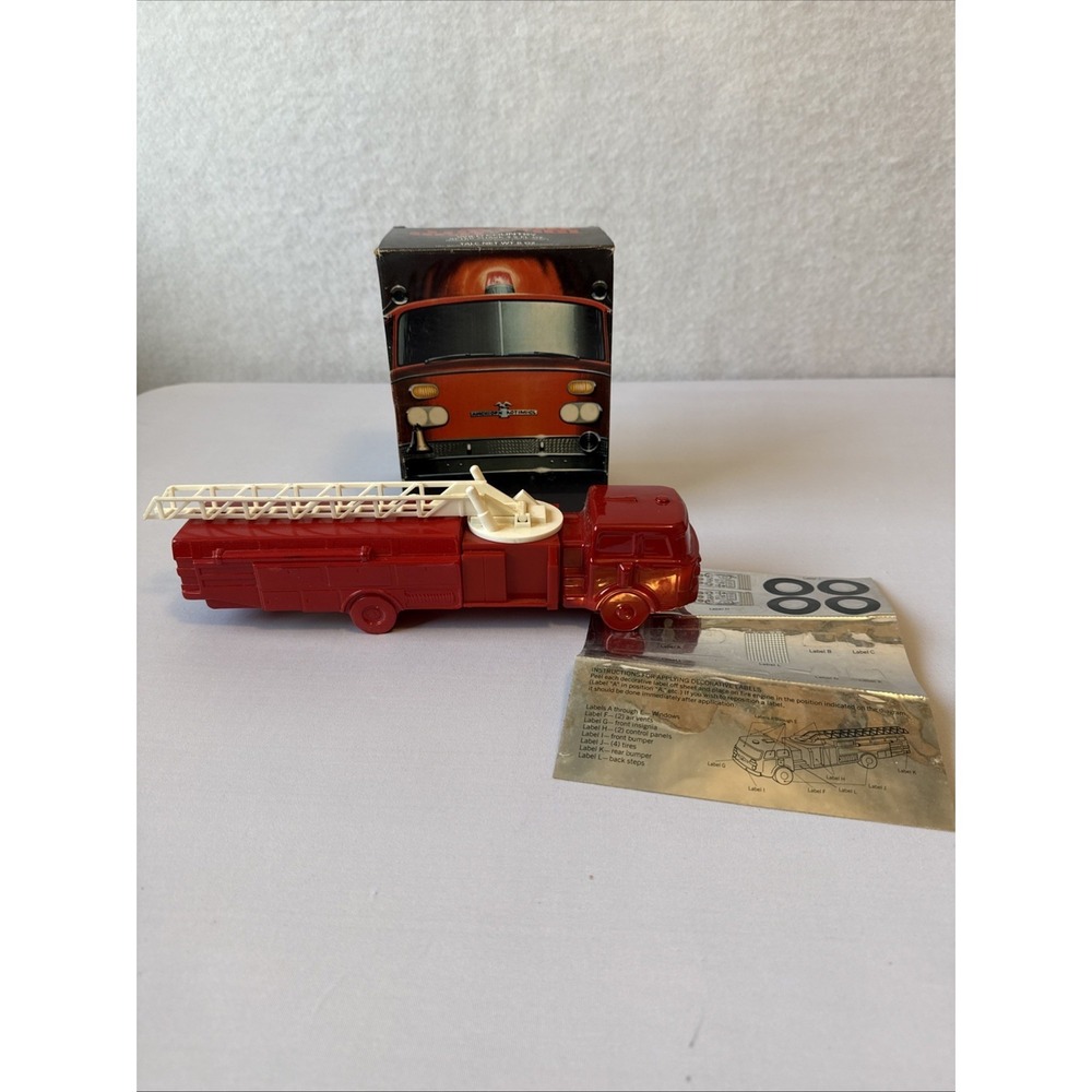 Vintage Avon The Red Sentinel Fire Truck Wild Country Full NOS With Box & Decals